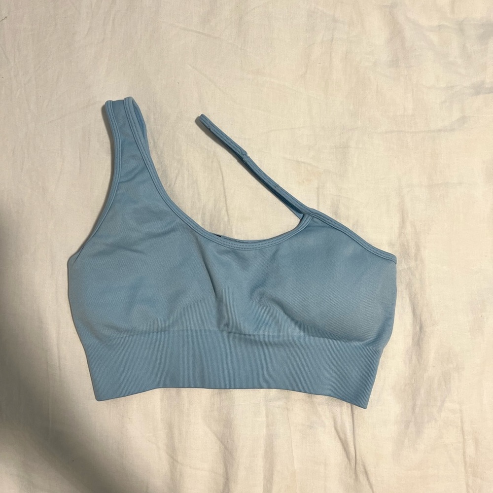Bo&Tee one shoulder sports bra